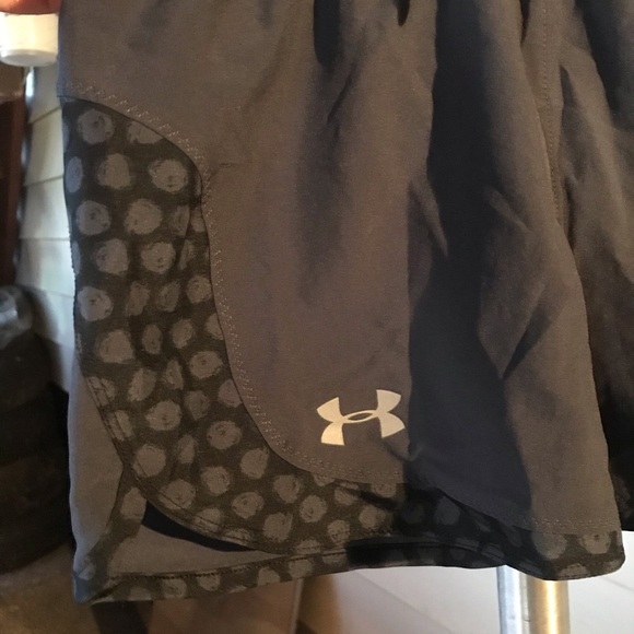 UNDER ARMOUR XS Activewear Shorts - Picture 2 of 8